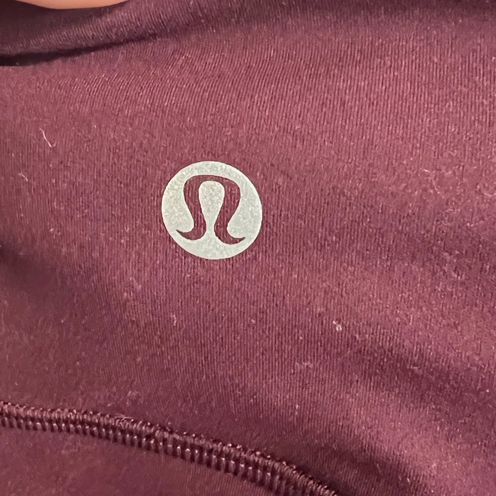 Lululemon Leggings ~Size 4 - Picture 2 of 3